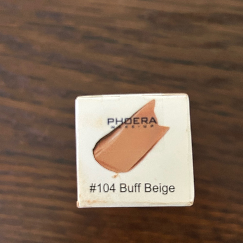 PHOERA Buff Beige Foundation - # 104 - NWT